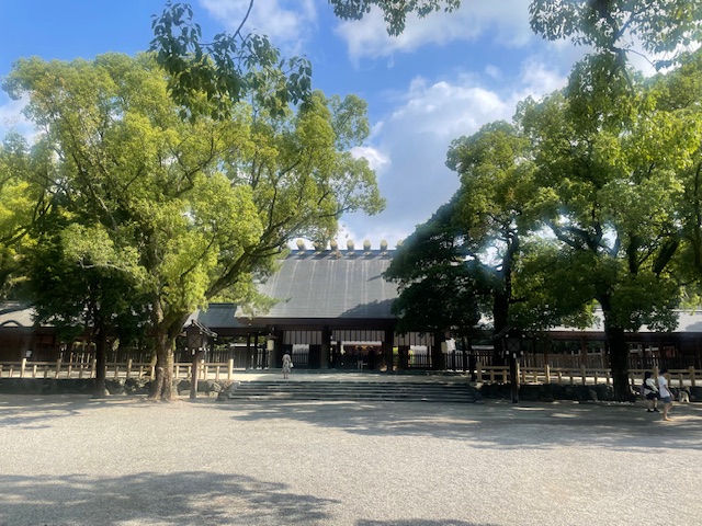 熱田神宮の正面
